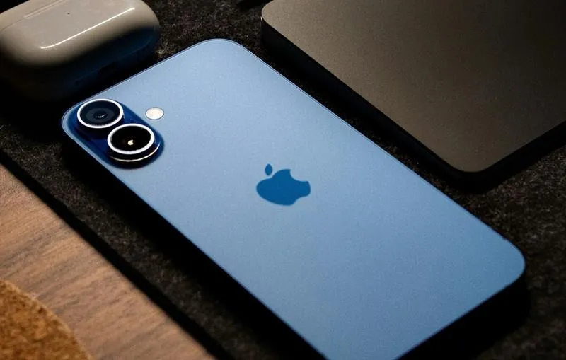 Ile cali iPhone 16e? 6,1 cala i wpływ na wygodę użytkowania