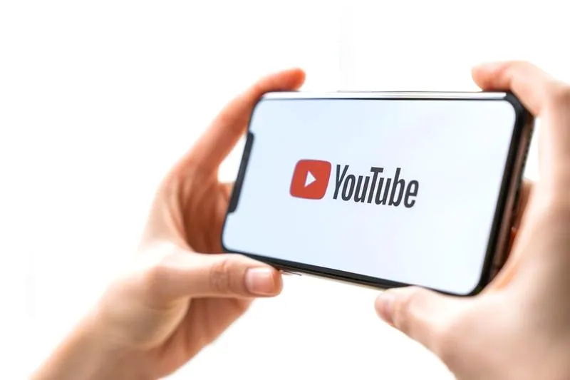 Jak połączyć YouTube z telefonem krok po kroku