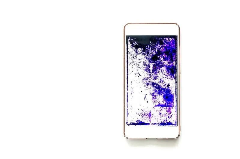 Jak skutecznie wyłączyć telefon z rozlanym ekranem?