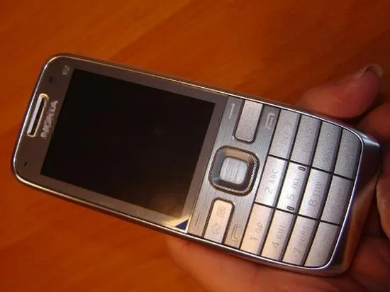 Jak sprawdzić, czy mąż ma drugi telefon — dyskretne sposoby